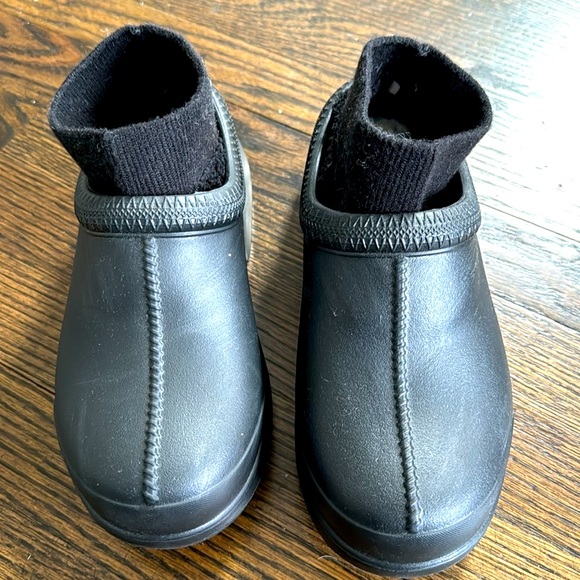 Rain boots Warm Water proof Uggs clog the removable UGGplush sockliner. - Picture 4 of 10